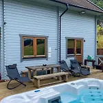Freedom Lodge Great Ayton With Hot Tub And Onsite Bistro Hébergement de vacances