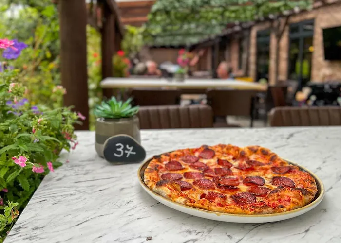 Freedom Lodge Great Ayton With Hot Tub And Onsite Bistro Holiday home *