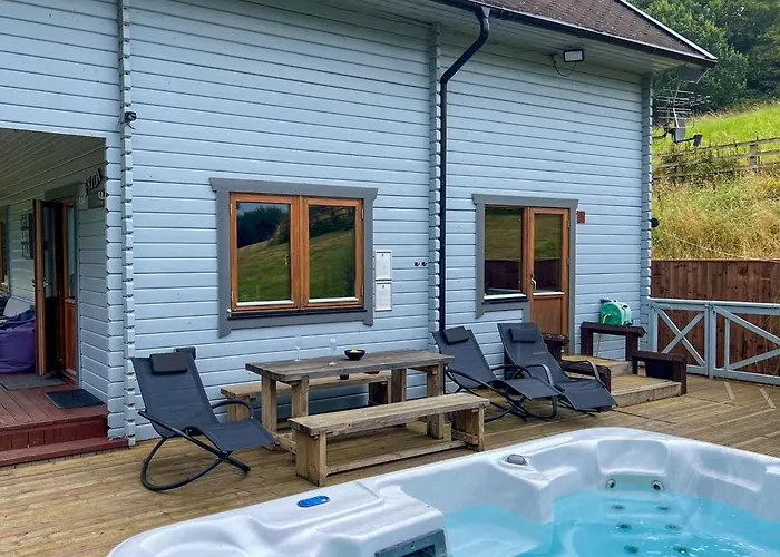 Freedom Lodge Great Ayton With Hot Tub And Onsite Bistro Holiday home